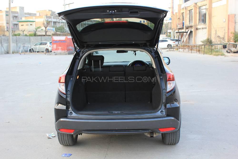 Honda Vezel 2014 for Sale in Rawalpindi Honda Vezel 2014 for Sale in Rawalpindi Image-13