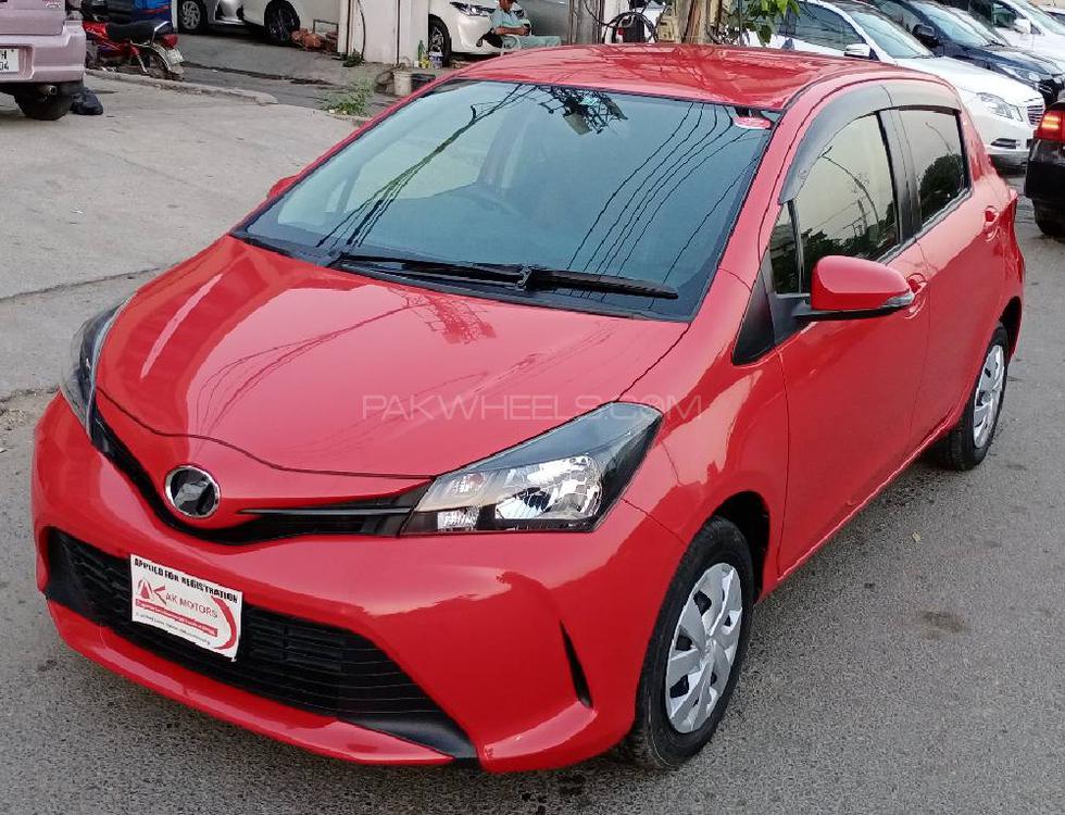 Toyota Vitz 2015 for Sale in Lahore Image-1