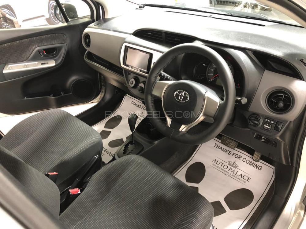 Toyota Vitz 2016 for Sale in Peshawar Image-1