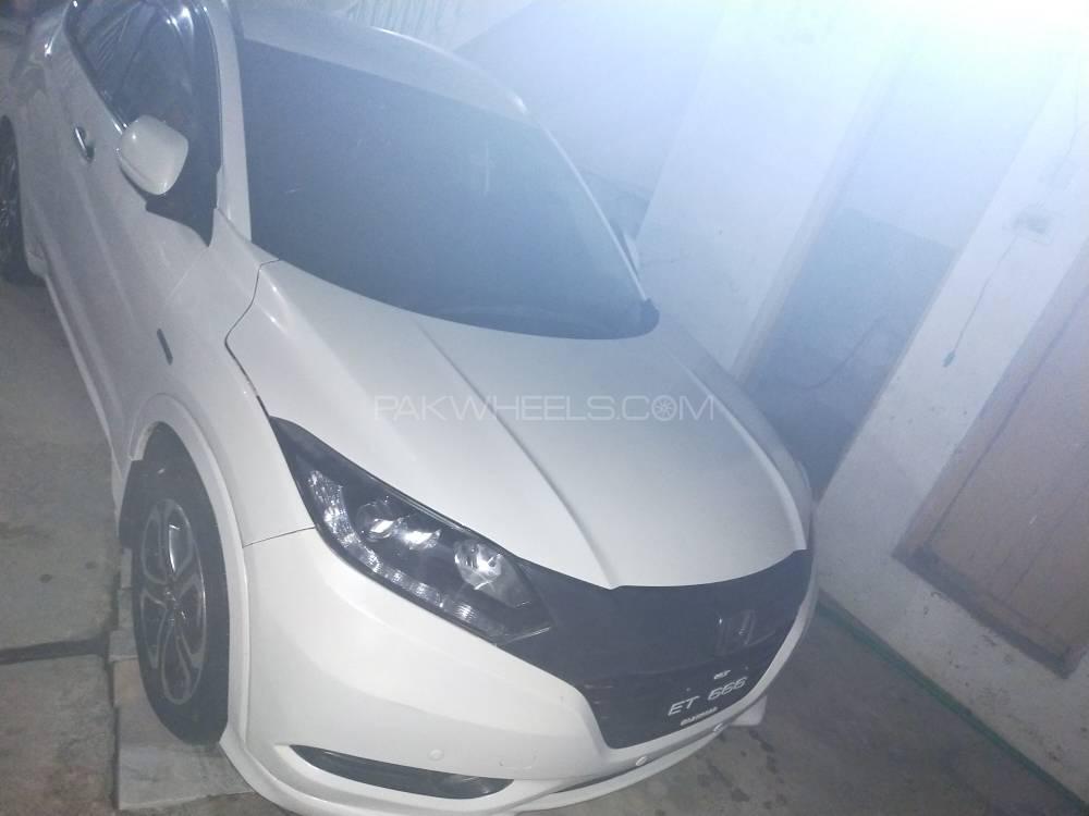 Honda Vezel 2014 for Sale in Nowshera cantt Honda Vezel 2014 for Sale in Nowshera cantt Image-4