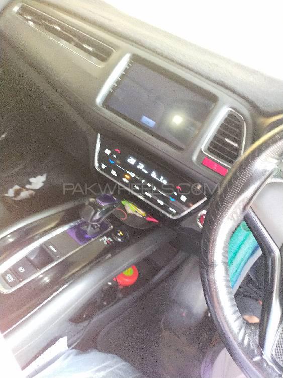 Honda Vezel 2014 for Sale in Nowshera cantt Honda Vezel 2014 for Sale in Nowshera cantt Image-8