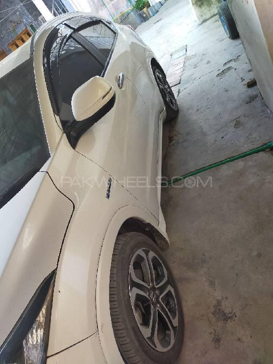 Honda Vezel 2014 for Sale in Nowshera cantt Honda Vezel 2014 for Sale in Nowshera cantt Image-15
