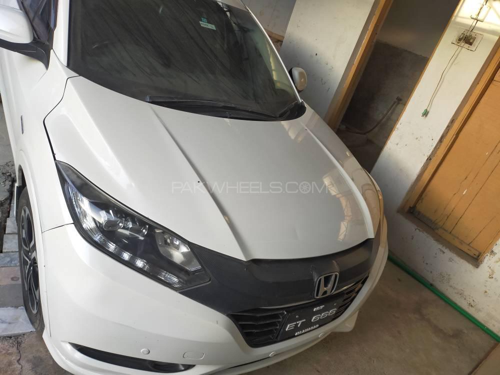 Honda Vezel 2014 for Sale in Nowshera cantt Honda Vezel 2014 for Sale in Nowshera cantt Image-13