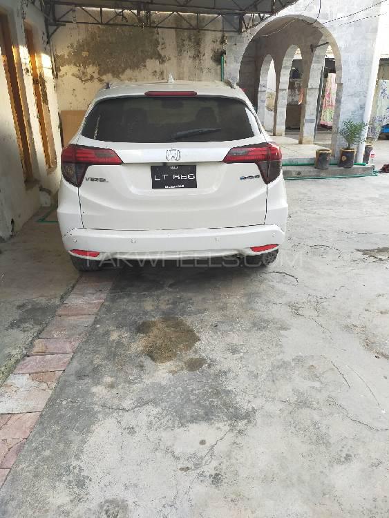 Honda Vezel 2014 for Sale in Nowshera cantt Honda Vezel 2014 for Sale in Nowshera cantt Image-14