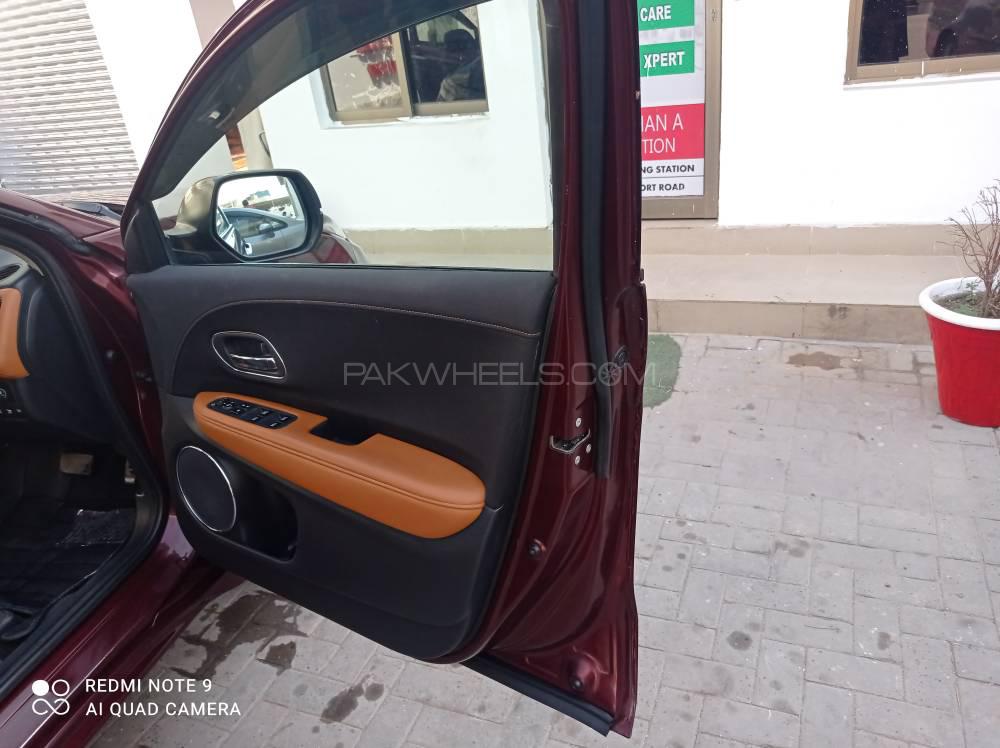Honda Vezel 2015 for Sale in Rawalpindi Honda Vezel 2015 for Sale in Rawalpindi Image-16
