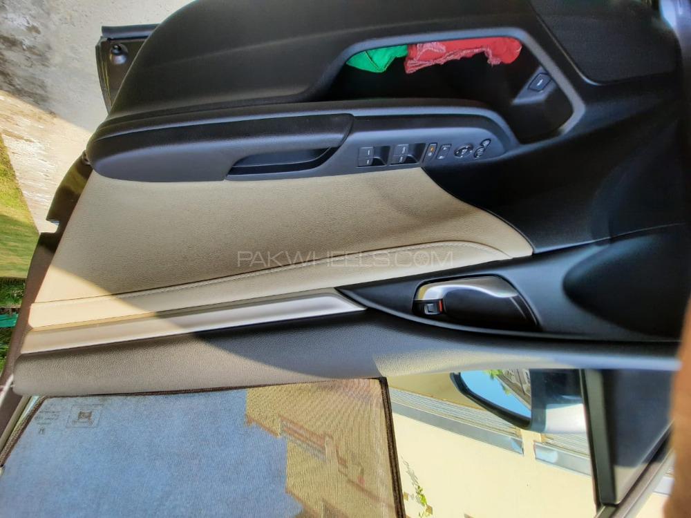 ہونڈا سوک 2018 for Sale in نوشہرہ کینٹ ہونڈا سوک 2018 for Sale in نوشہرہ کینٹ Image-3