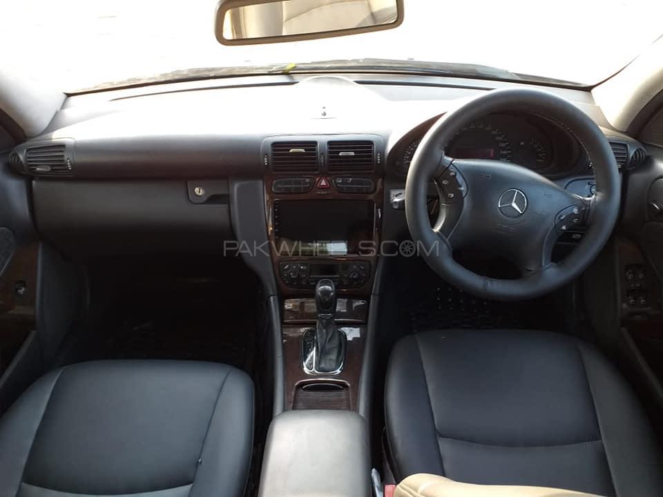 Mercedes Benz C Class 2004 for Sale in Gujranwala Mercedes Benz C Class 2004 for Sale in Gujranwala Image-5