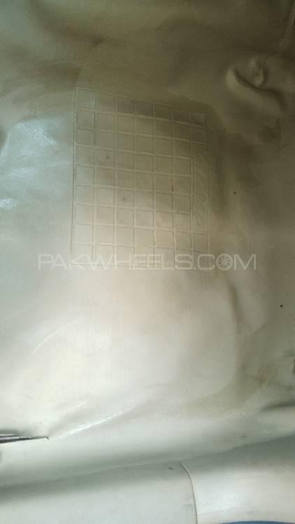 سوزوکی لیانا 2007 for Sale in لاہور سوزوکی لیانا 2007 for Sale in لاہور Image-12