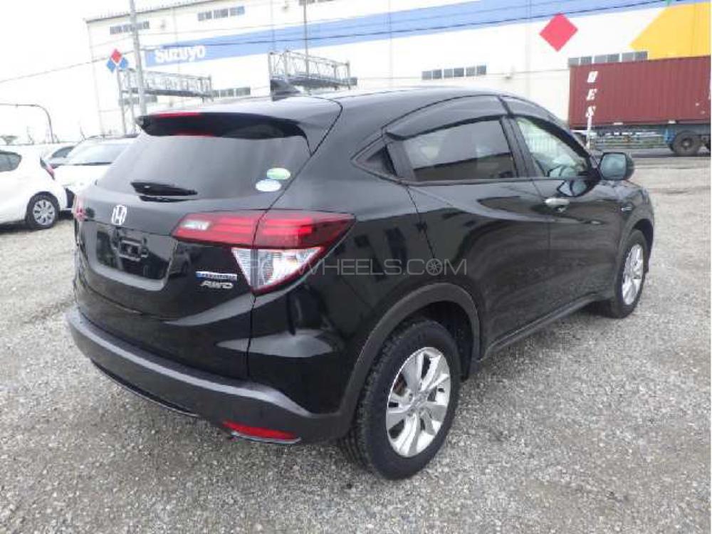 Honda Vezel 2015 for Sale in Karachi Honda Vezel 2015 for Sale in Karachi Image-4