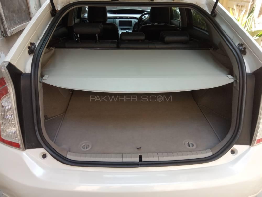 Toyota Prius 2013 for Sale in Sialkot Toyota Prius 2013 for Sale in Sialkot Image-2