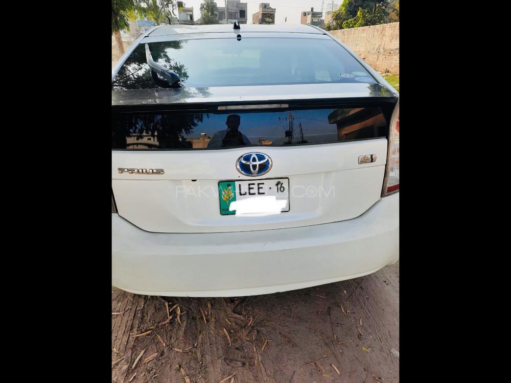 Toyota Prius 2012 for Sale in Lahore Toyota Prius 2012 for Sale in Lahore Image-6