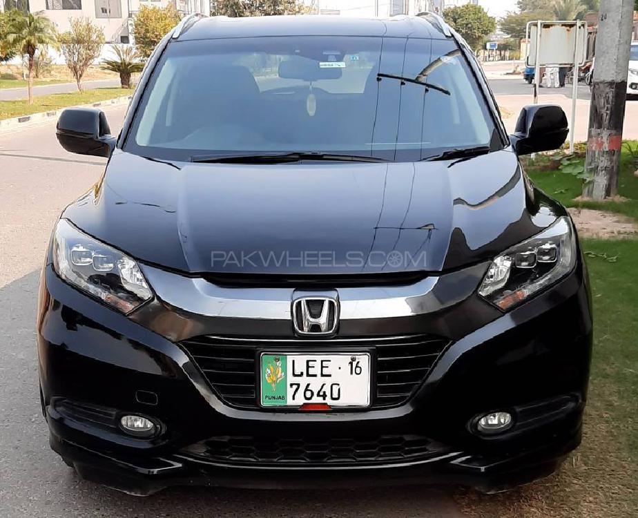 Honda Vezel 2014 for Sale in Lahore Image-1