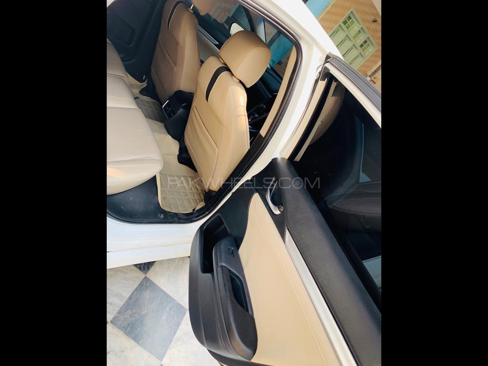 Honda Civic 2018 for Sale in Peshawar Honda Civic 2018 for Sale in Peshawar Image-7