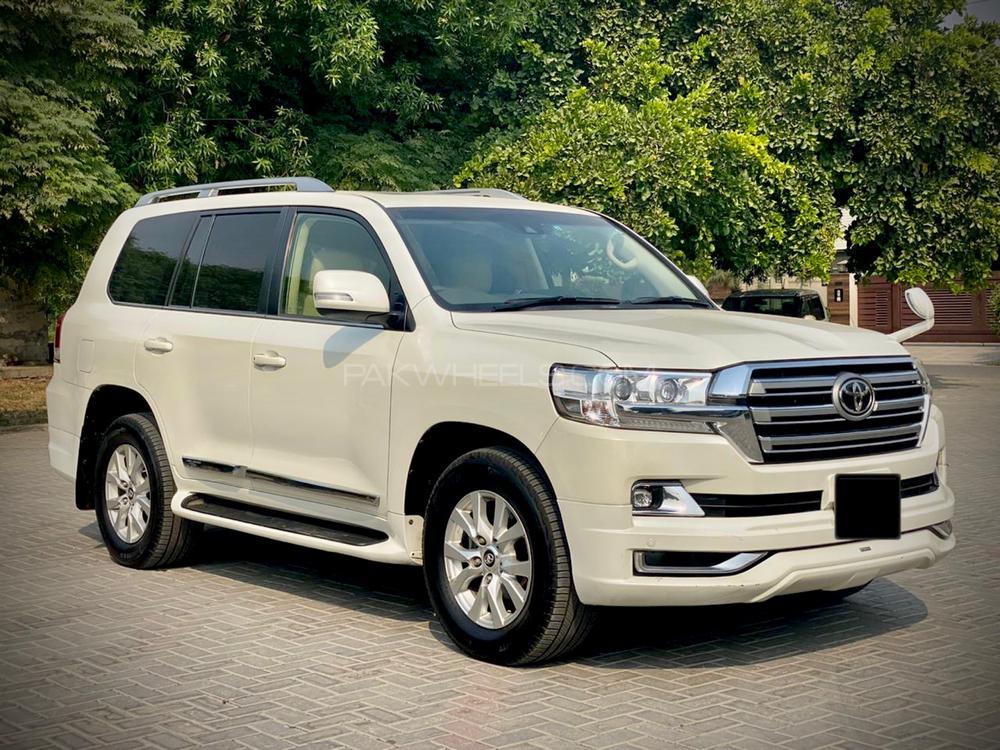 Toyota Land Cruiser 2016 for Sale in Lahore Toyota Land Cruiser 2016 for Sale in Lahore Image-3