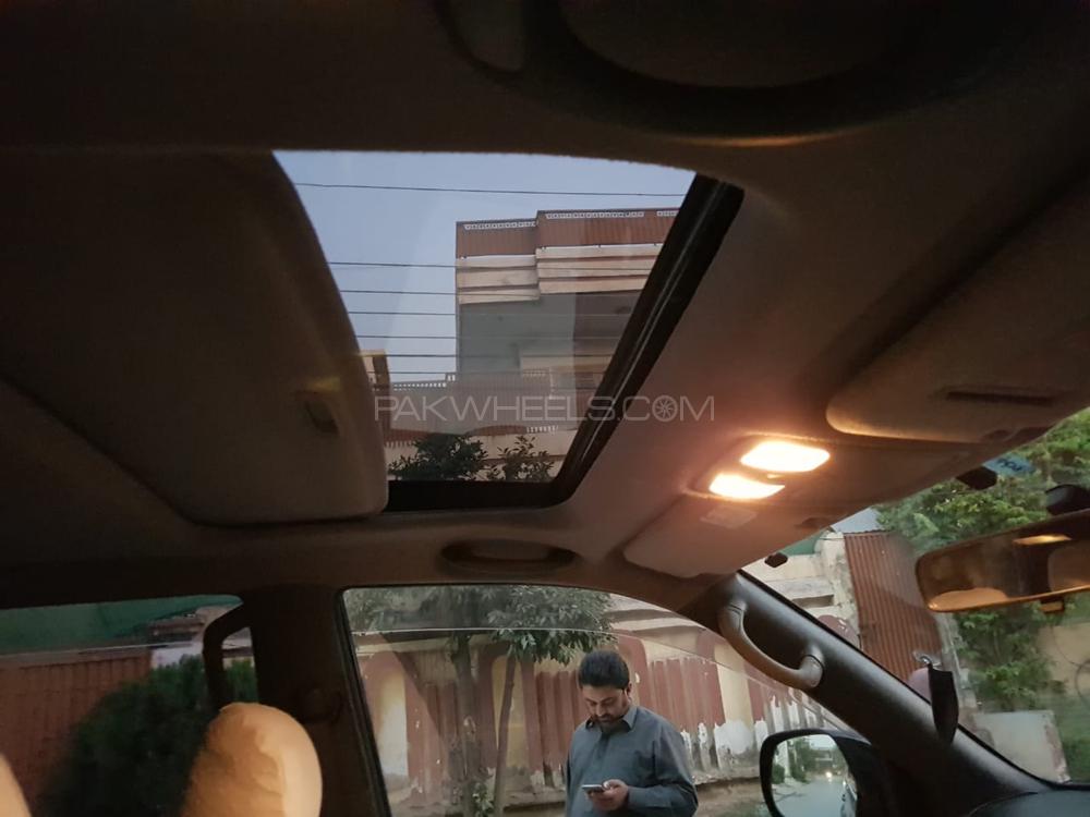 Toyota Prado 2006 for Sale in Peshawar Toyota Prado 2006 for Sale in Peshawar Image-9