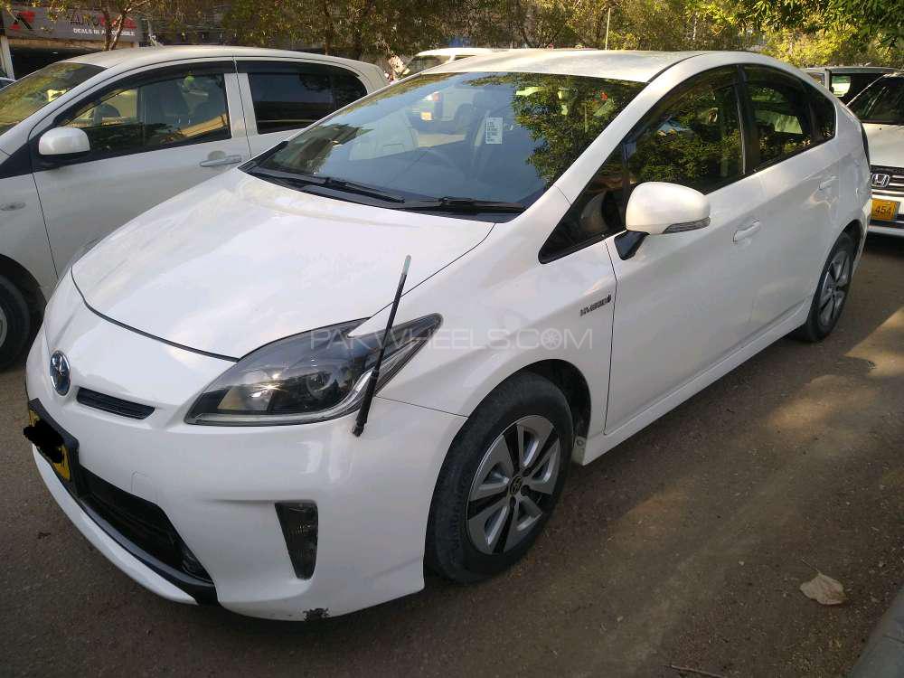 Toyota Prius 2014 for Sale in Karachi Image-1