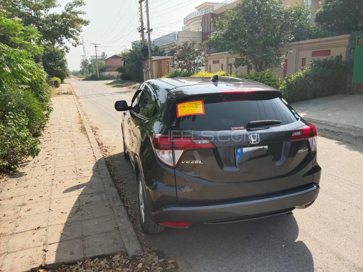 Honda Vezel 2014 for Sale in Peshawar Image-1