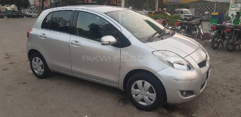 Toyota Vitz 2010 for Sale in Islamabad Image-1