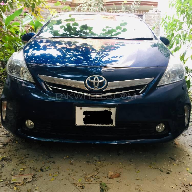 Toyota Prius Alpha 2011 for Sale in Rawalpindi Image-1