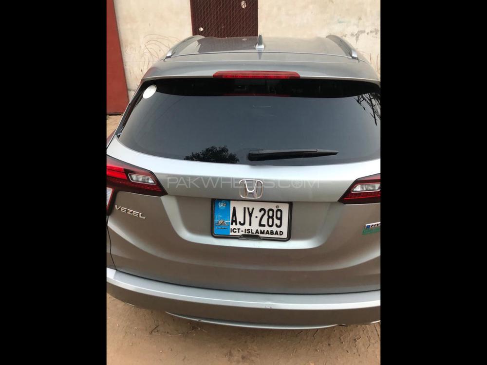 Honda Vezel 2014 for Sale in Lahore Honda Vezel 2014 for Sale in Lahore Image-3