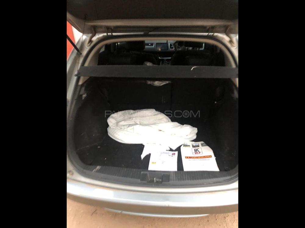 Honda Vezel 2014 for Sale in Lahore Honda Vezel 2014 for Sale in Lahore Image-13