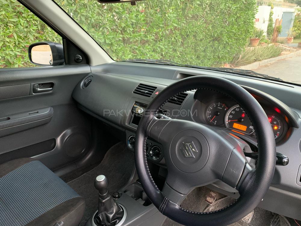 Suzuki Swift 2015 for Sale in Karachi Suzuki Swift 2015 for Sale in Karachi Image-9