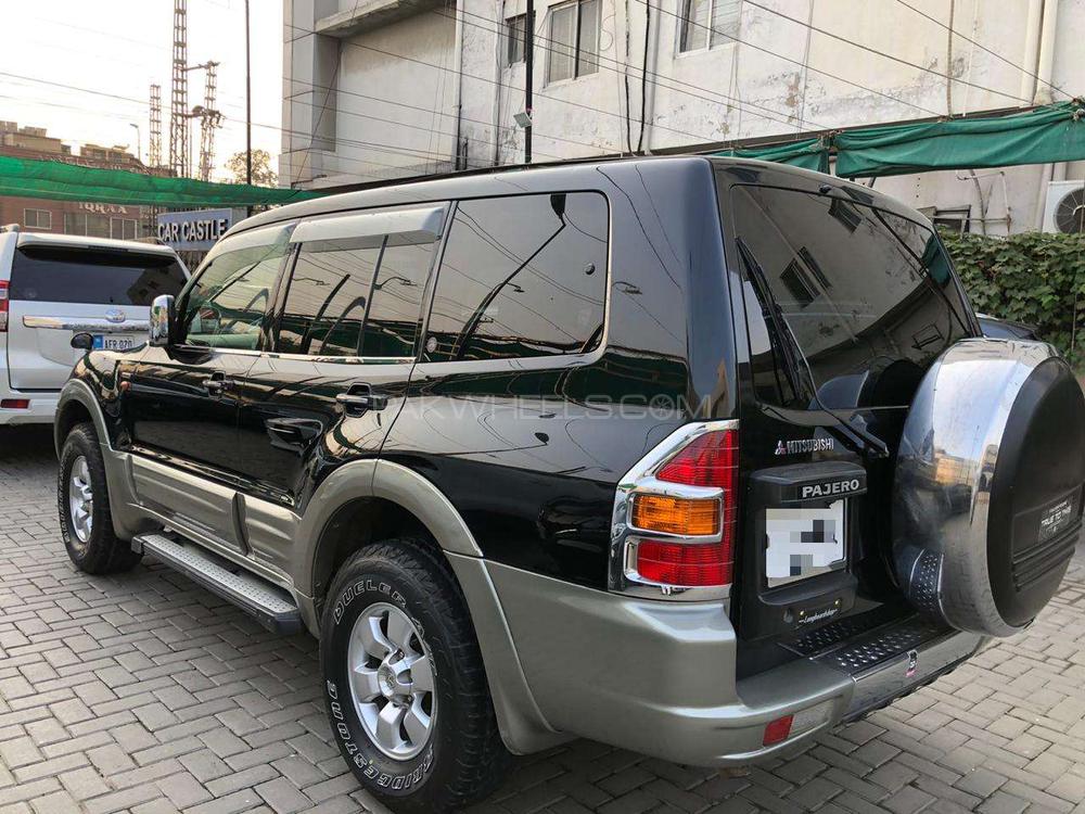 Mitsubishi Pajero 2000 for Sale in Lahore Mitsubishi Pajero 2000 for Sale in Lahore Image-7