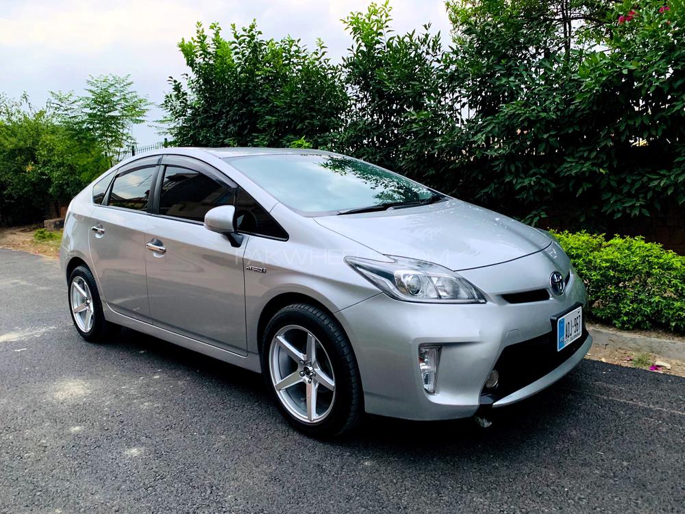 Toyota Prius 2013 for Sale in Peshawar Toyota Prius 2013 for Sale in Peshawar Image-2