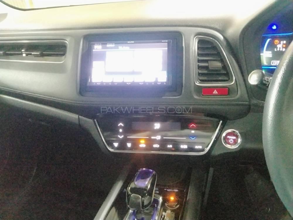 Honda Vezel 2015 for Sale in Gujranwala Honda Vezel 2015 for Sale in Gujranwala Image-2
