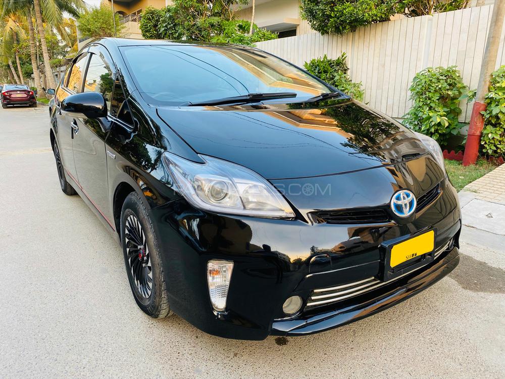 Toyota Prius 2013 for Sale in Karachi Image-1