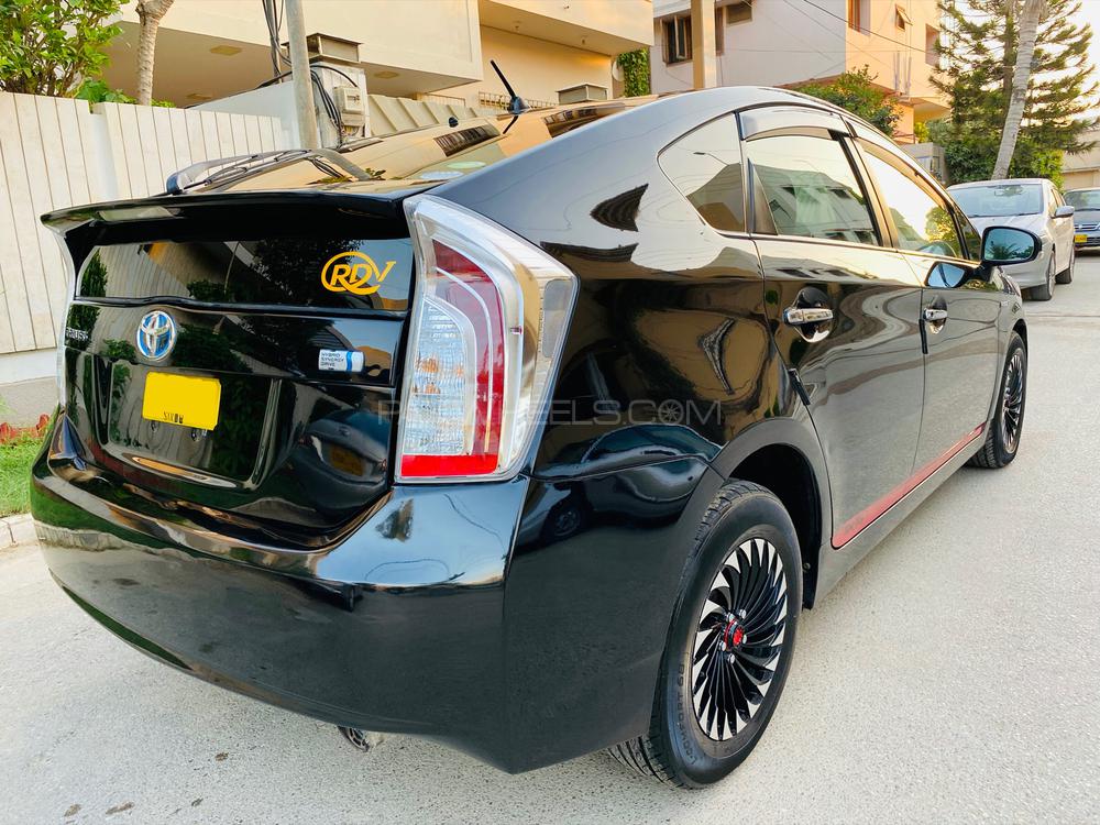 Toyota Prius 2013 for Sale in Karachi Toyota Prius 2013 for Sale in Karachi Image-3