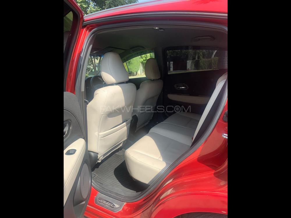 Honda Vezel 2016 for Sale in Lahore Honda Vezel 2016 for Sale in Lahore Image-4
