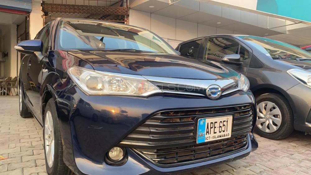 Toyota Corolla Axio 2015 for Sale in Peshawar Image-1