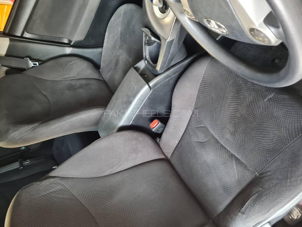 Toyota Prius 2014 for Sale in Gujrat Toyota Prius 2014 for Sale in Gujrat Image-11