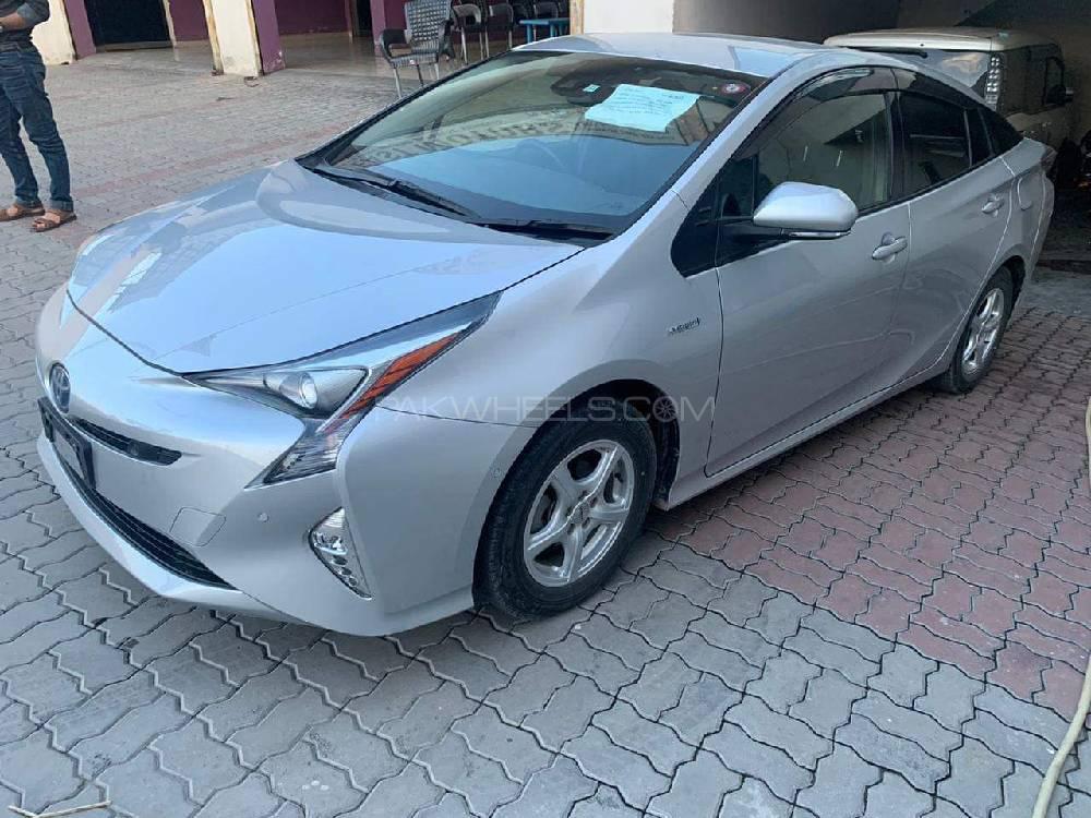 Toyota Prius 2017 for Sale in Lahore Image-1