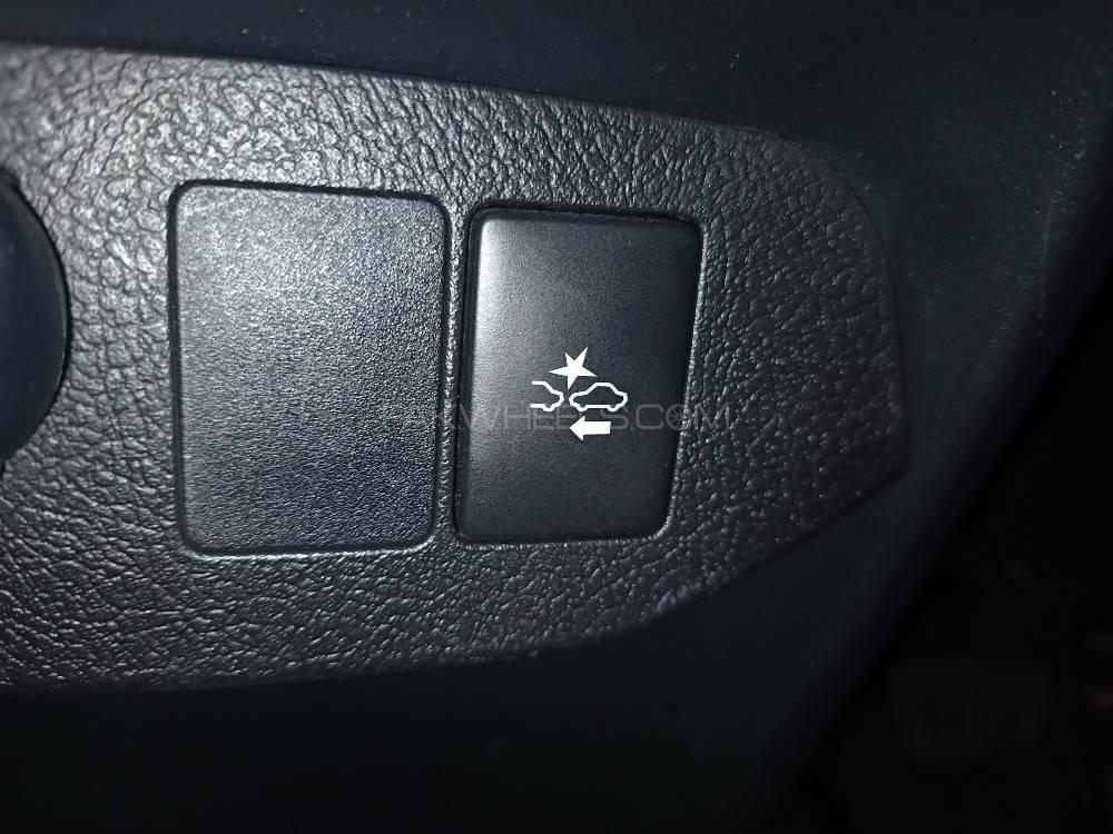 Toyota Vitz 2017 for Sale in Faisalabad Toyota Vitz 2017 for Sale in Faisalabad Image-12