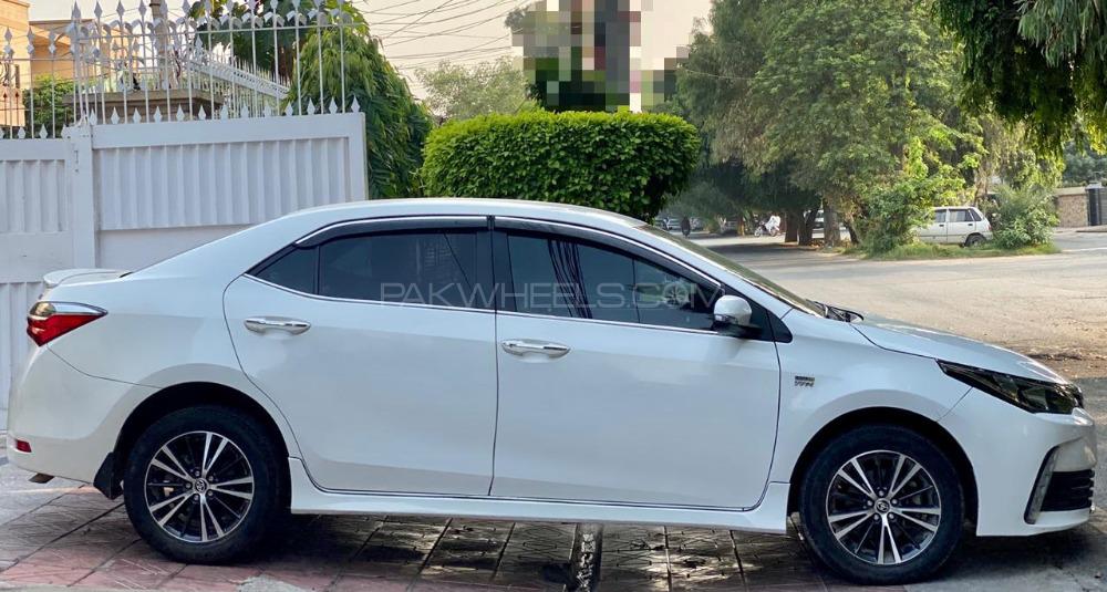 Toyota Corolla 2017 for Sale in Lahore Image-1