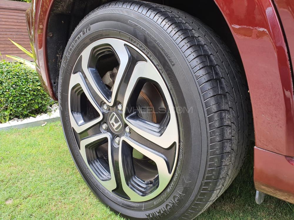 Honda Vezel 2015 for Sale in Lahore Honda Vezel 2015 for Sale in Lahore Image-5