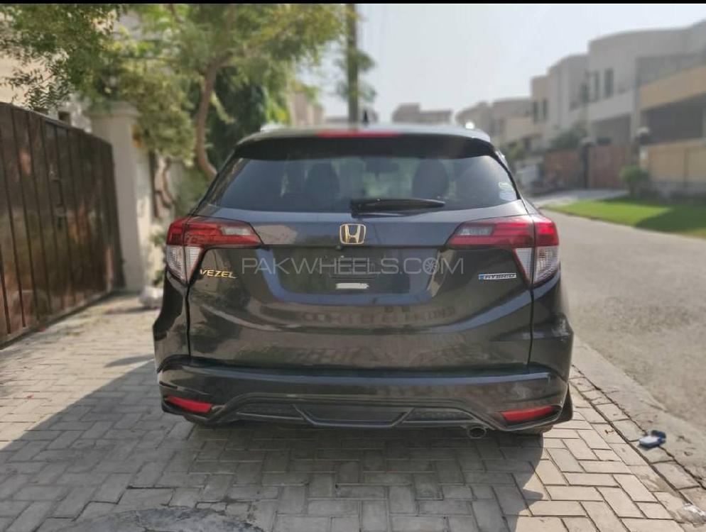 Honda Vezel 2014 for Sale in Lahore Honda Vezel 2014 for Sale in Lahore Image-3