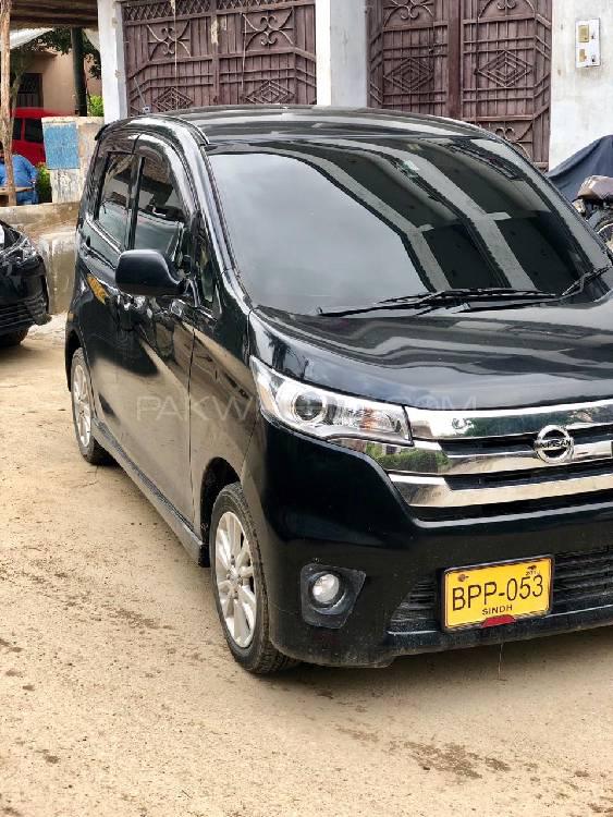 Nissan Dayz Highway Star 2015 for Sale in Karachi Nissan Dayz Highway Star 2015 for Sale in Karachi Image-2