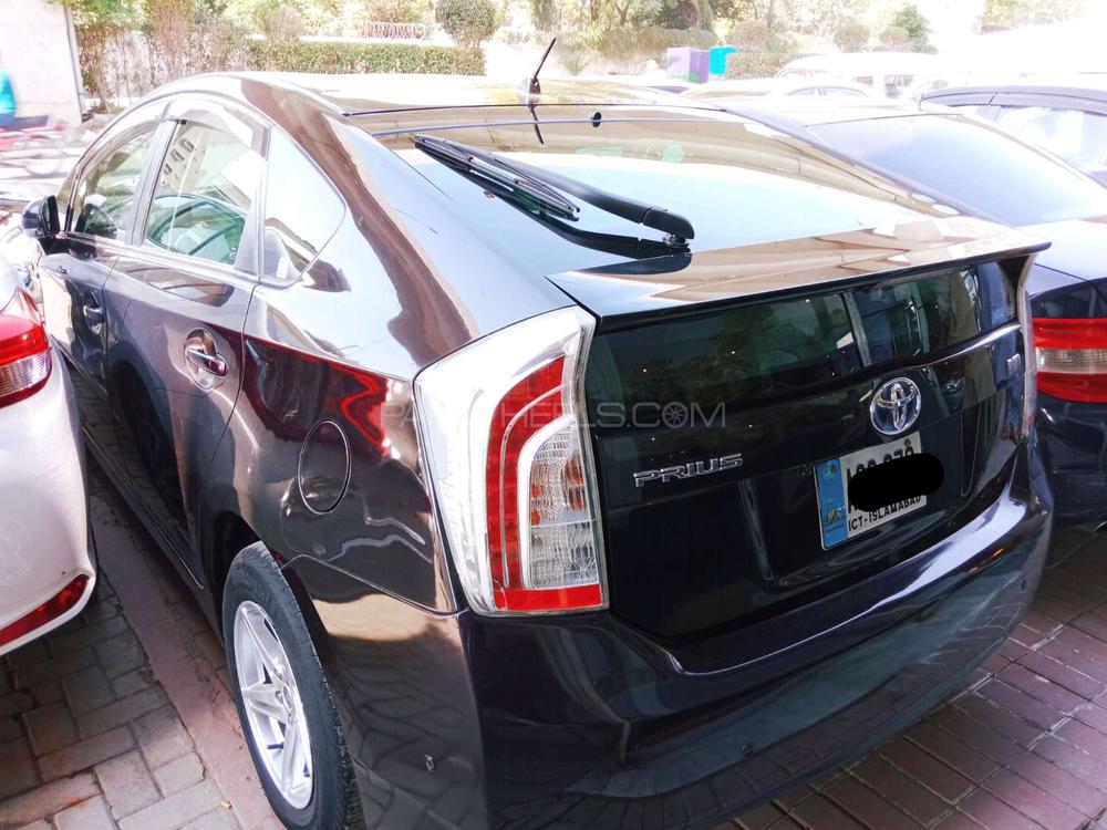 Toyota Prius 2013 for Sale in Rawalpindi Toyota Prius 2013 for Sale in Rawalpindi Image-4