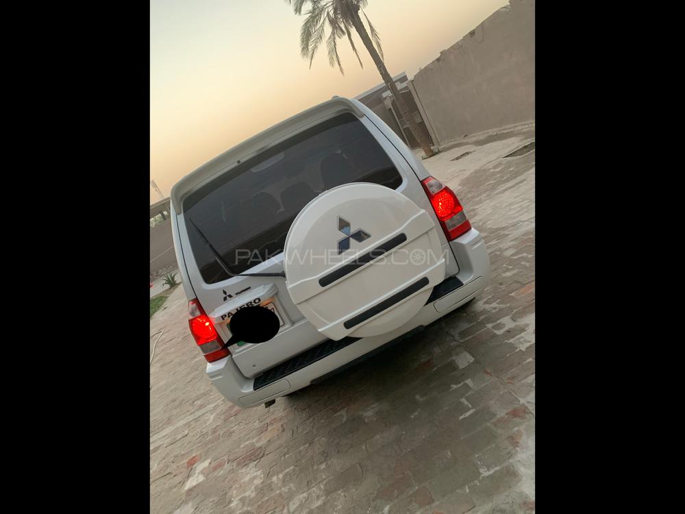 Mitsubishi Pajero 2005 for Sale in Multan Mitsubishi Pajero 2005 for Sale in Multan Image-7