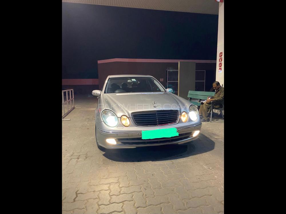 Mercedes Benz E Class 2004 for Sale in Lahore Image-1