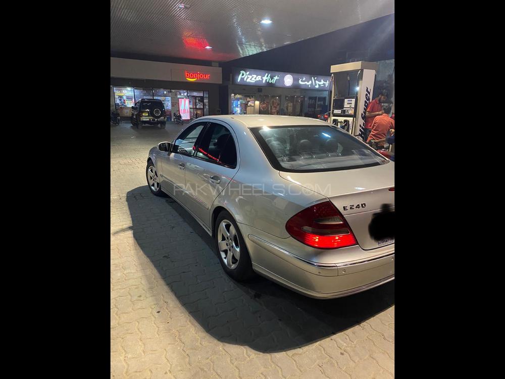 Mercedes Benz E Class 2004 for Sale in Lahore Mercedes Benz E Class 2004 for Sale in Lahore Image-10