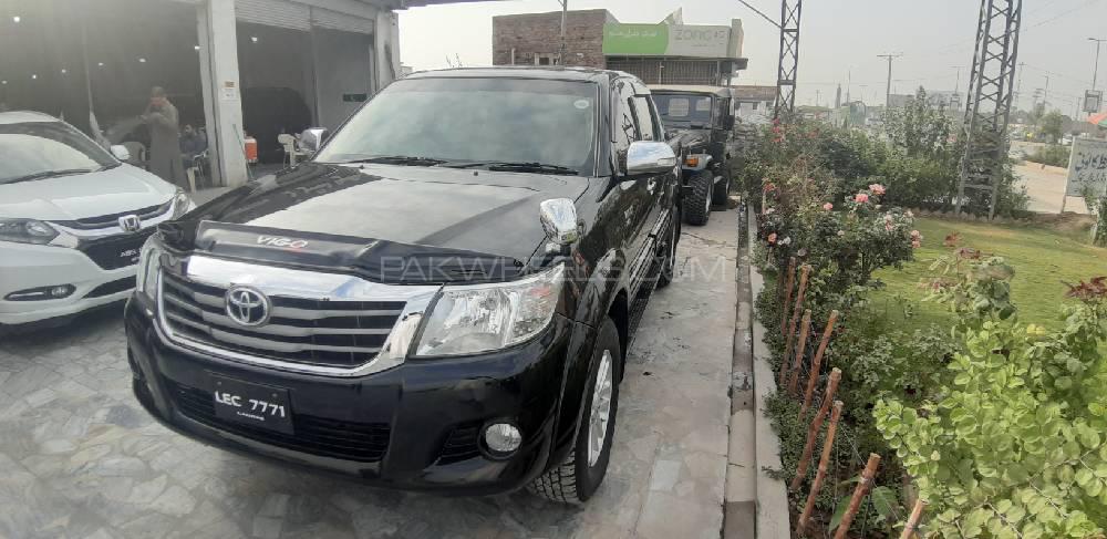 Toyota Hilux 2015 for Sale in Peshawar Toyota Hilux 2015 for Sale in Peshawar Image-3