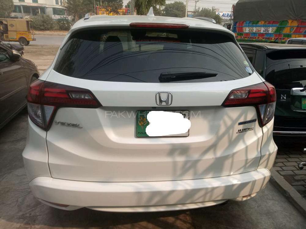 Honda Vezel 2015 for Sale in Gujranwala Honda Vezel 2015 for Sale in Gujranwala Image-4