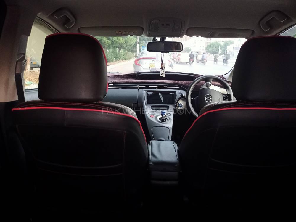 Toyota Prius 2015 for Sale in Karachi Toyota Prius 2015 for Sale in Karachi Image-9