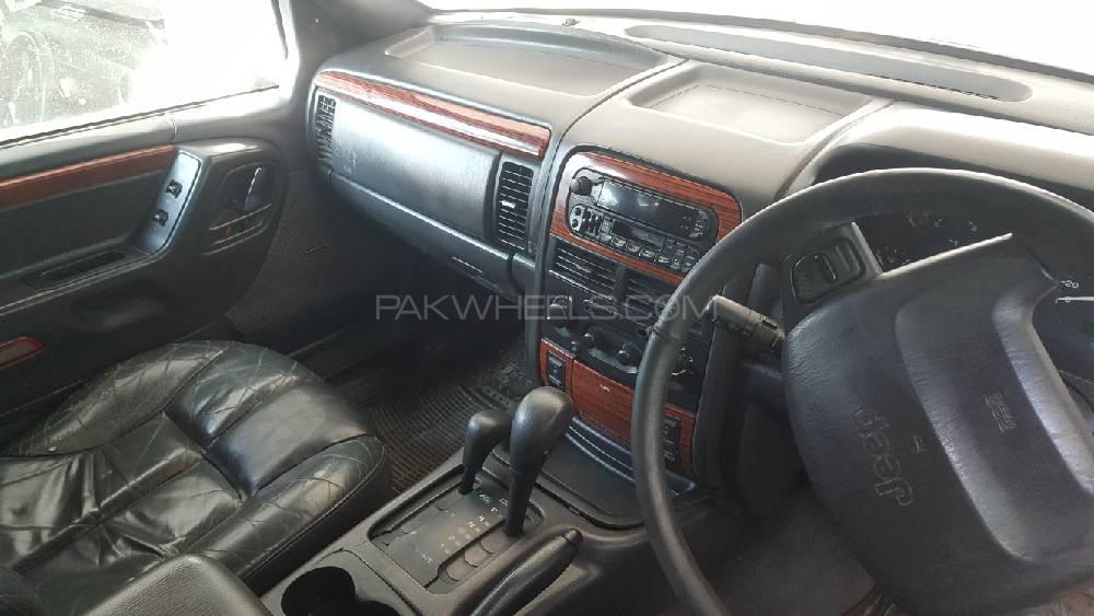 Jeep Cherokee 2001 for Sale in Lahore Jeep Cherokee 2001 for Sale in Lahore Image-9