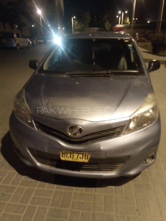 Toyota Vitz 2013 for Sale in Karachi Image-1