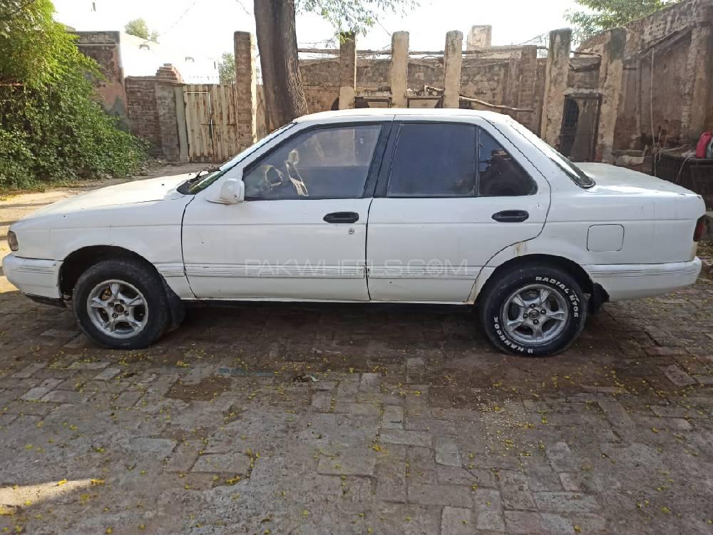 Nissan Sunny 1990 for Sale in Okara Image-1